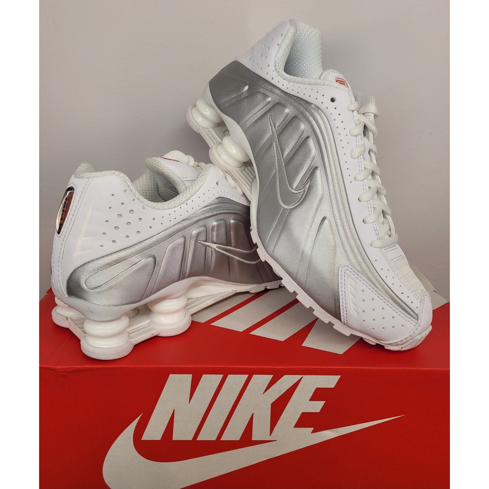 Nike Shox R4 White Metallic Silver Sneakers Shoes AR3565-101 Womens 7 NIB